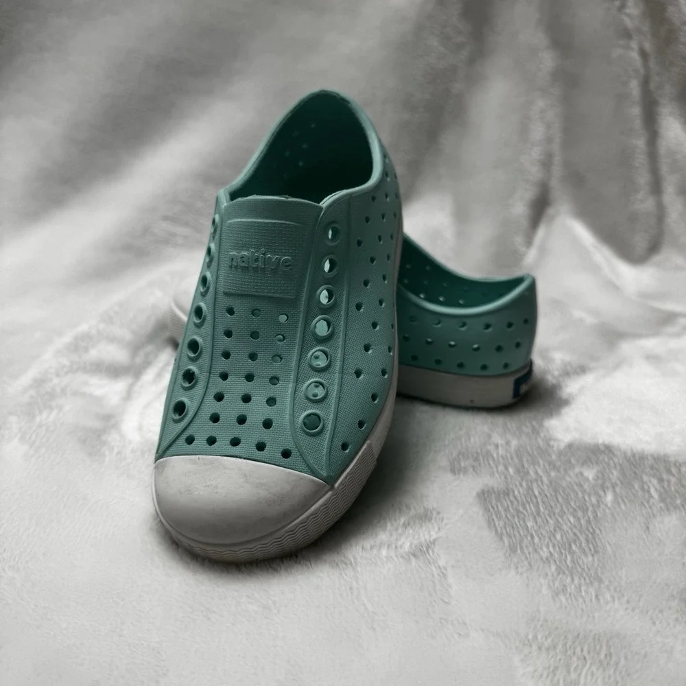 Toddler Native Shoes Size 9 - Pool Blue Color - EXCELLENT Condition!! Slip On - Picture 2 of 5